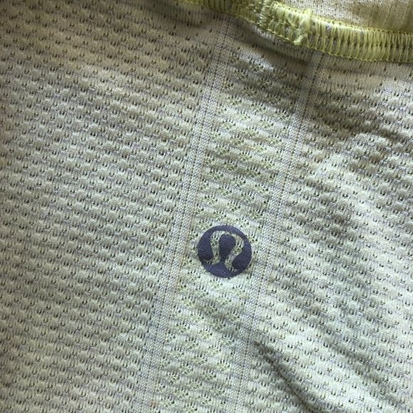 Lululemon Run : Swiftly Turtleneck in yellow - Picture 7 of 9